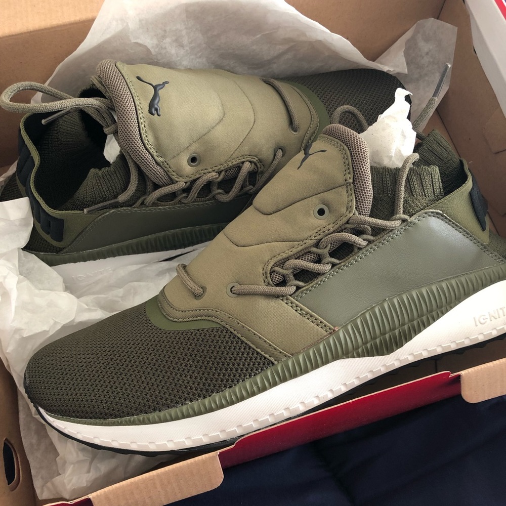 Puma running shoe olive green size 11.5
